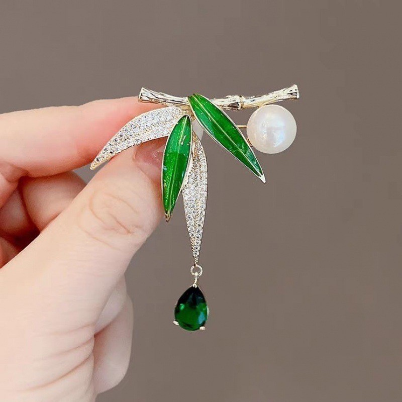 Exclusive Brooch Single Bamboo stick Leaf Pearl